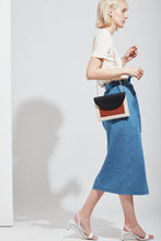 Load image into Gallery viewer, Assembly Chain Clutch - True Black + Soft White + Sienna
